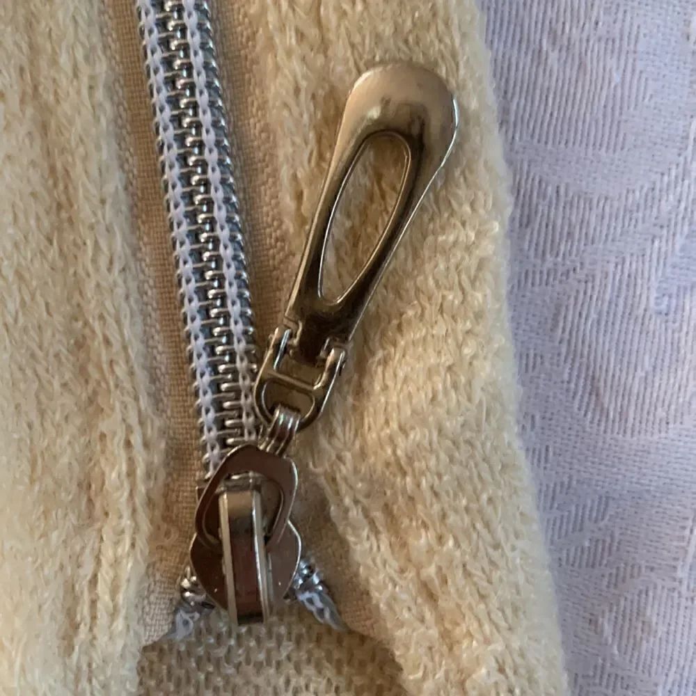 Women’s Sweater size S Cream Side Zipper - Picture 9 of 10